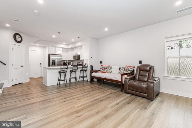 14093 SUNRISE VALLEY DR, Herndon, VA 20171