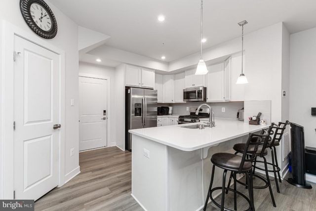 14093 SUNRISE VALLEY DR, Herndon, VA 20171