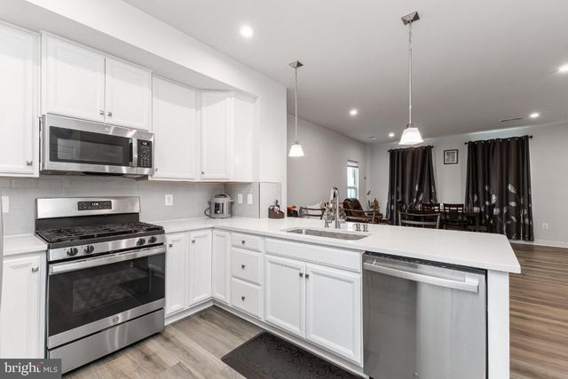 14093 SUNRISE VALLEY DR, Herndon, VA 20171