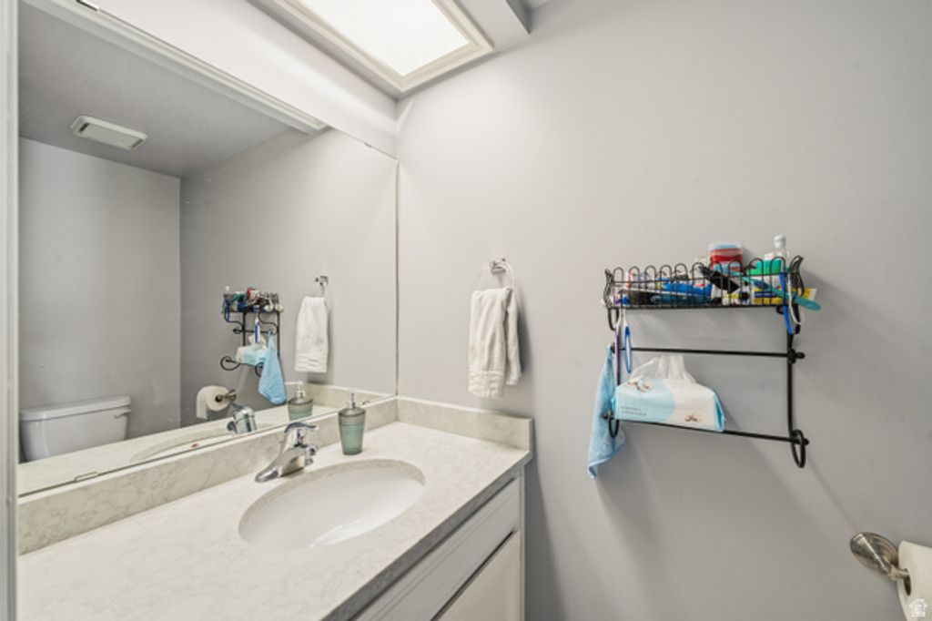 Image 15 of property listing at 5660 S 1425 E #E3, South Ogden, UT 84403