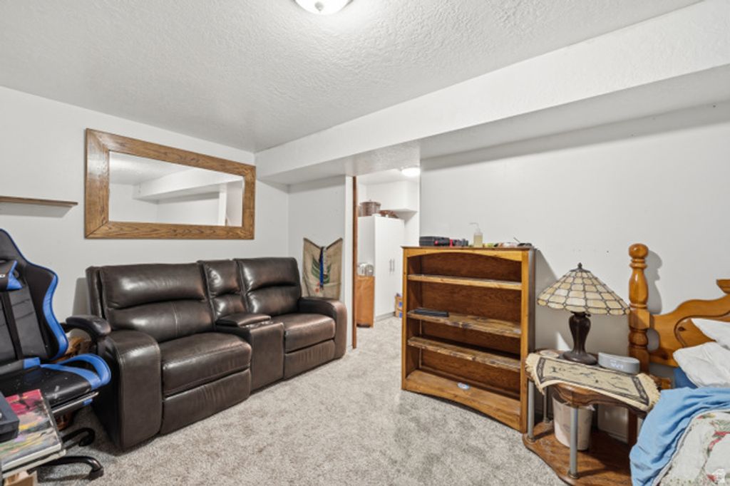 Image 22 of property listing at 5660 S 1425 E #E3, South Ogden, UT 84403