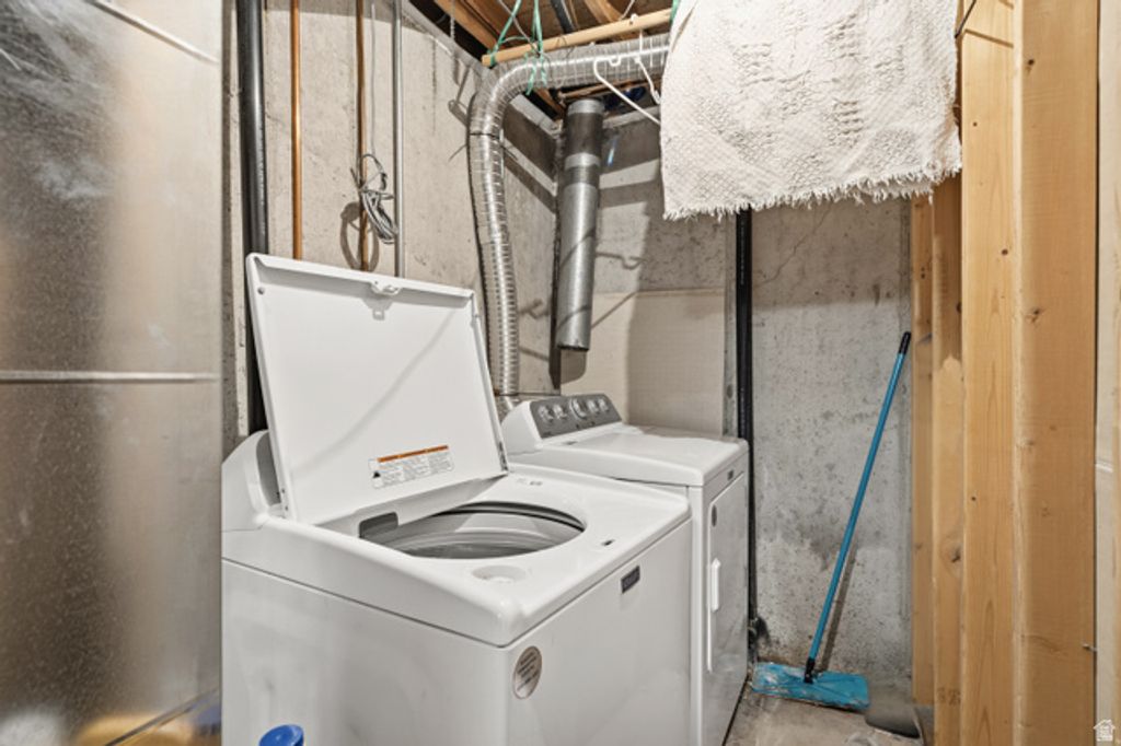 Image 25 of property listing at 5660 S 1425 E #E3, South Ogden, UT 84403