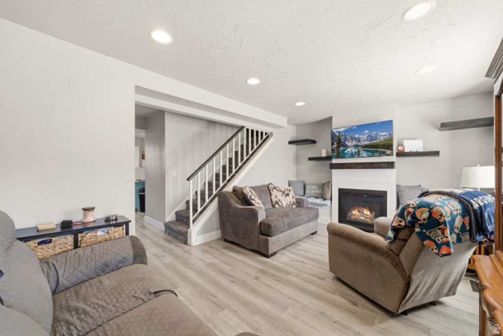 Image 4 of property listing at 5660 S 1425 E #E3, South Ogden, UT 84403
