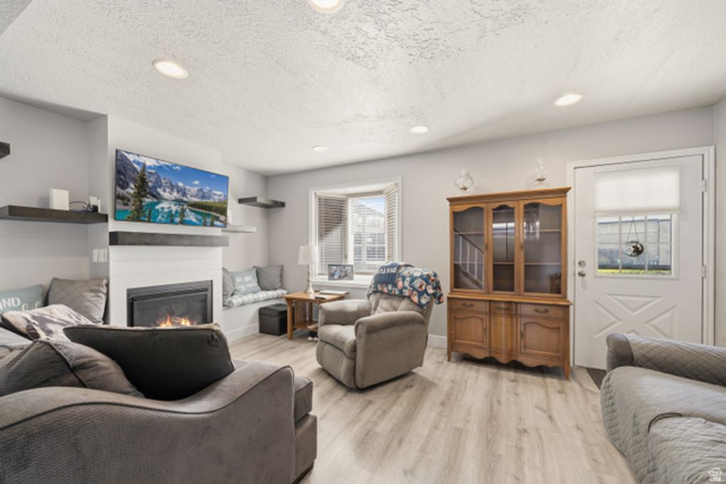 Image 5 of property listing at 5660 S 1425 E #E3, South Ogden, UT 84403