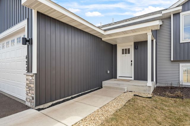 423 Eagle Street NW, Isanti, MN 55040