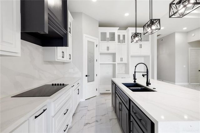 8042 49th Lane, Mcallen, TX 78504