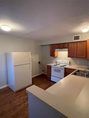 7206 Twin Crest DR 202, Austin, TX 78752