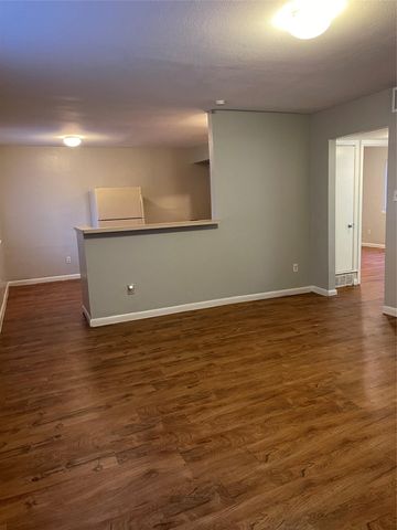 7206 Twin Crest DR 202, Austin, TX 78752
