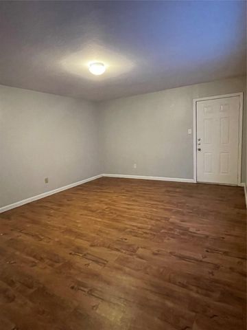 7206 Twin Crest DR 202, Austin, TX 78752