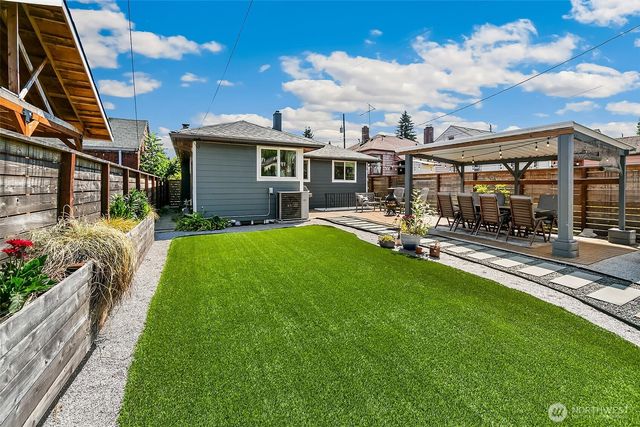 4861 24th Avenue S, Seattle, WA 98108