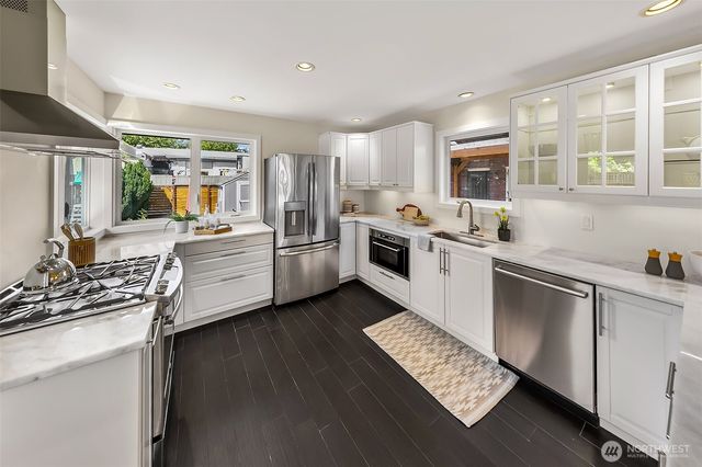 4861 24th Avenue S, Seattle, WA 98108