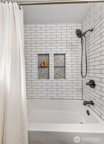 4861 24th Avenue S, Seattle, WA 98108