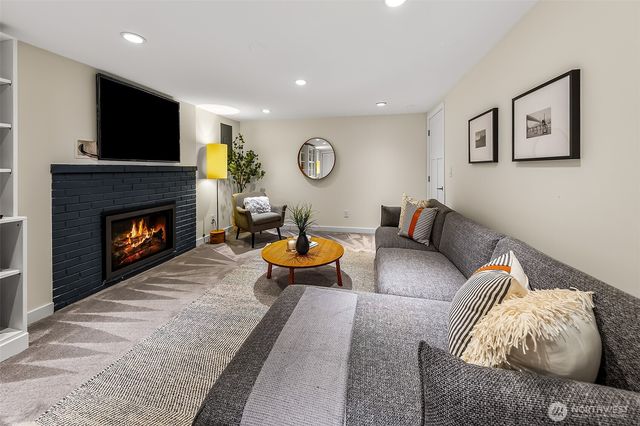4861 24th Avenue S, Seattle, WA 98108