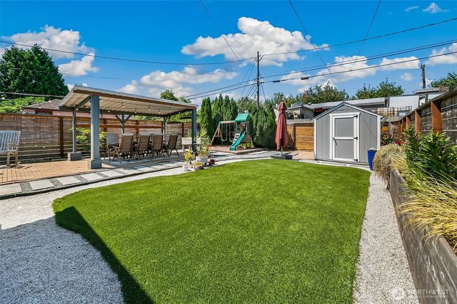 4861 24th Avenue S, Seattle, WA 98108