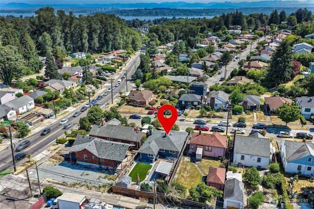 4861 24th Avenue S, Seattle, WA 98108