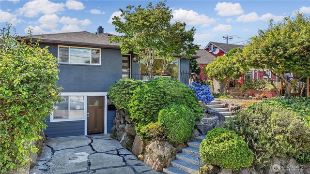 4861 24th Avenue S, Seattle, WA 98108