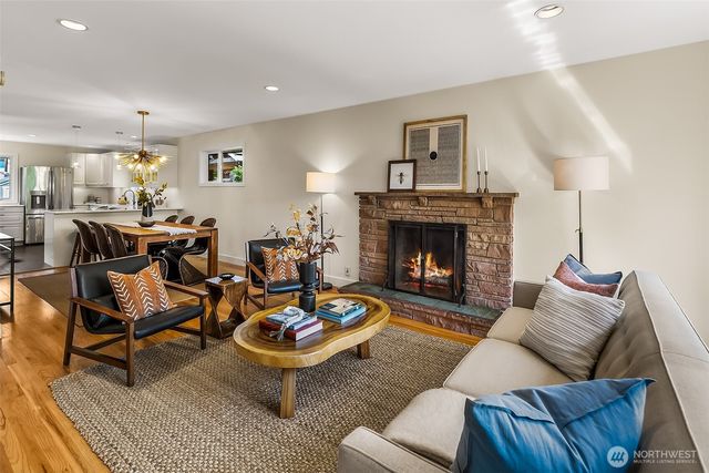 4861 24th Avenue S, Seattle, WA 98108
