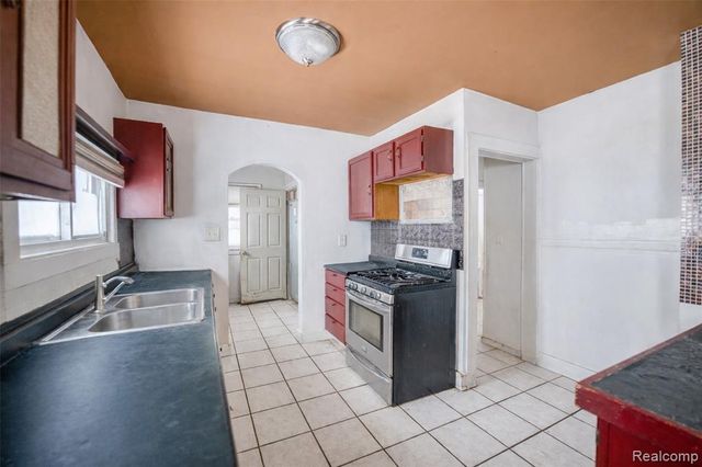 724 Robinwood Street, Pontiac, MI 48340