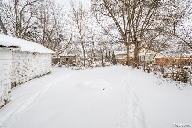 724 Robinwood Street, Pontiac, MI 48340