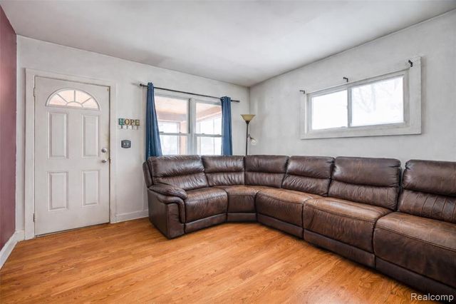 724 Robinwood Street, Pontiac, MI 48340