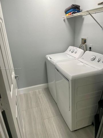 165 NW 96th Ter 3-308, Pembroke Pines, FL 33024