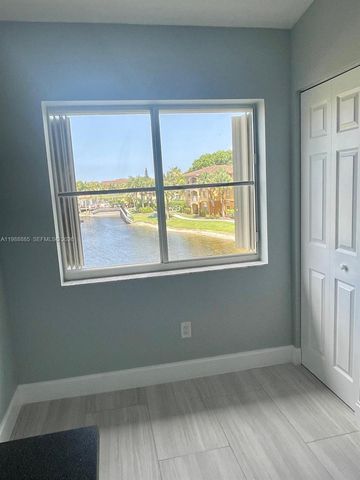 165 NW 96th Ter 3-308, Pembroke Pines, FL 33024