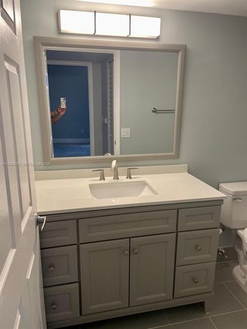 165 NW 96th Ter 3-308, Pembroke Pines, FL 33024