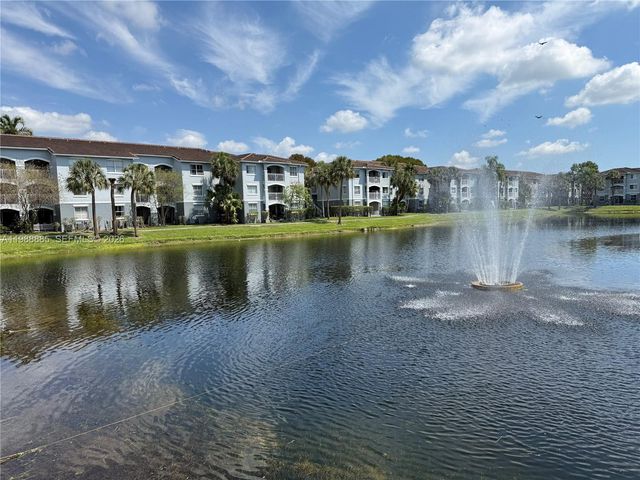 165 NW 96th Ter 3-308, Pembroke Pines, FL 33024