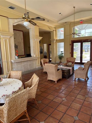 165 NW 96th Ter 3-308, Pembroke Pines, FL 33024