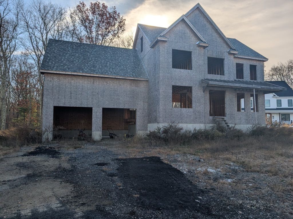 5 Windsor Dr, Attleboro, MA 02703