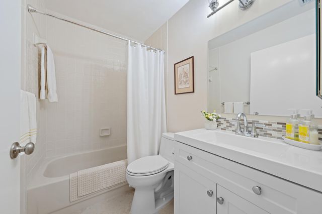 2339 Treasure Isle Drive 42, Palm Beach Gardens, FL 33410