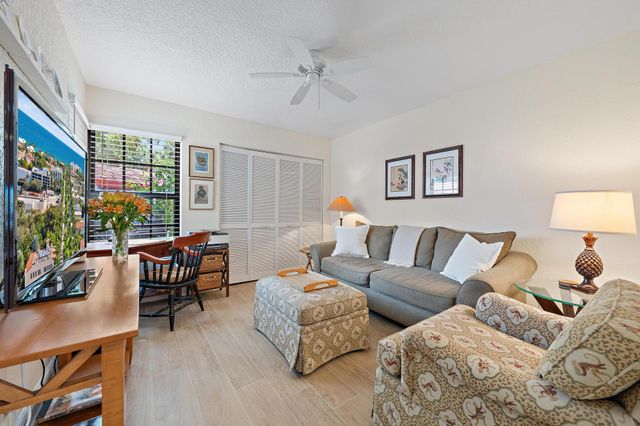 2339 Treasure Isle Drive 42, Palm Beach Gardens, FL 33410