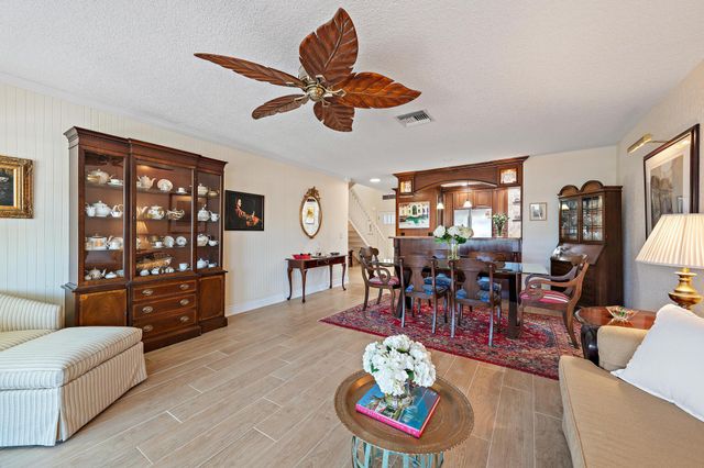 2339 Treasure Isle Drive 42, Palm Beach Gardens, FL 33410
