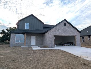 104 White Oak Street, Gentry, AR 72734