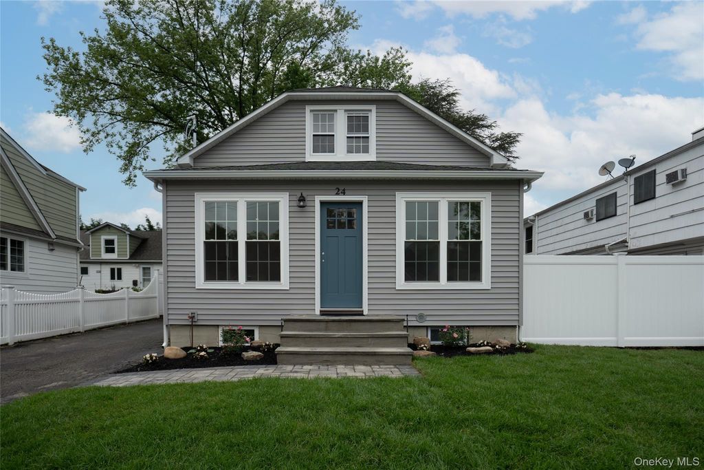 24 Nimitz Street, Huntington, NY 11743