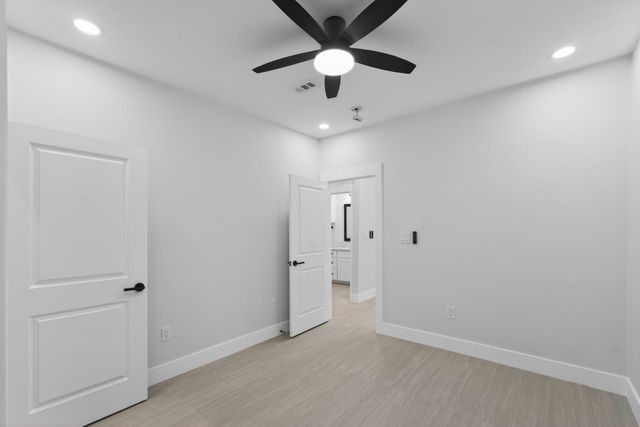 28 Parsons Valley, Conroe, TX 77303
