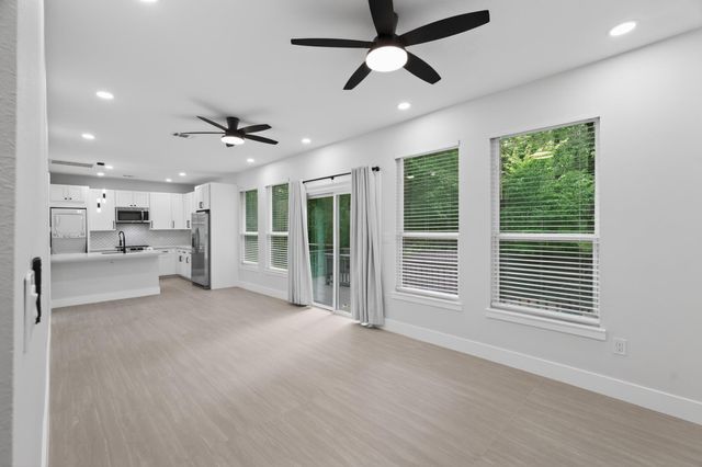 28 Parsons Valley, Conroe, TX 77303