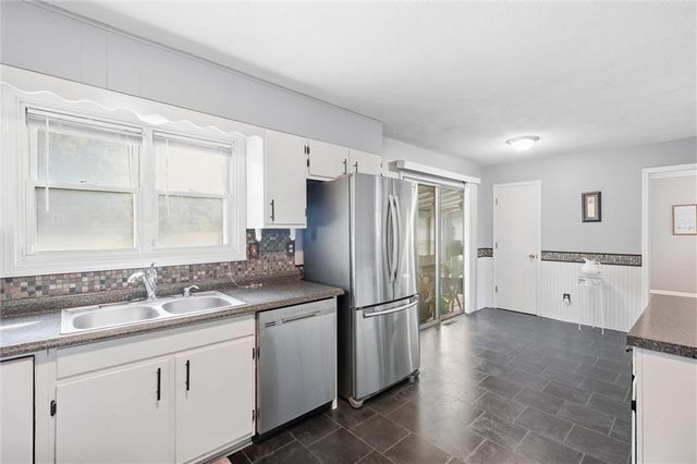 9053 E 83rd Street, Raytown, MO 64138