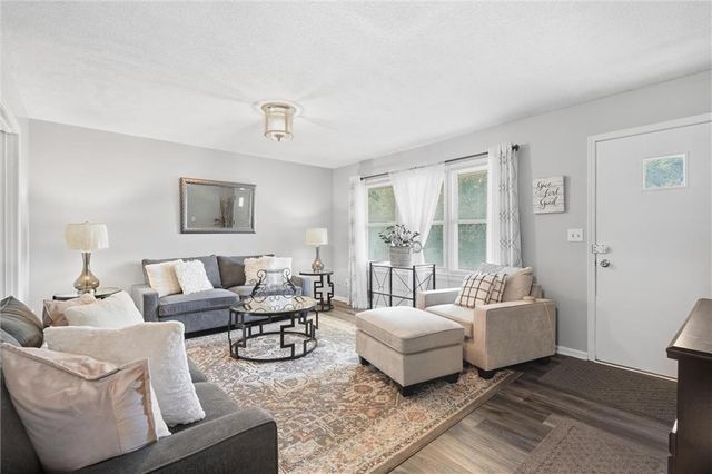 9053 E 83rd Street, Raytown, MO 64138