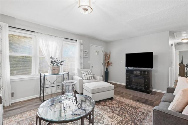 9053 E 83rd Street, Raytown, MO 64138