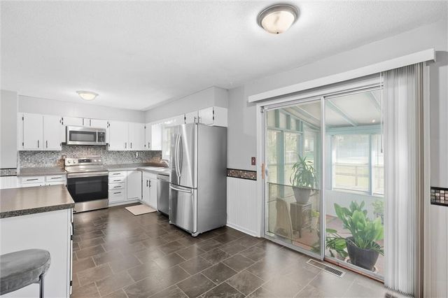 9053 E 83rd Street, Raytown, MO 64138