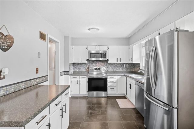 9053 E 83rd Street, Raytown, MO 64138