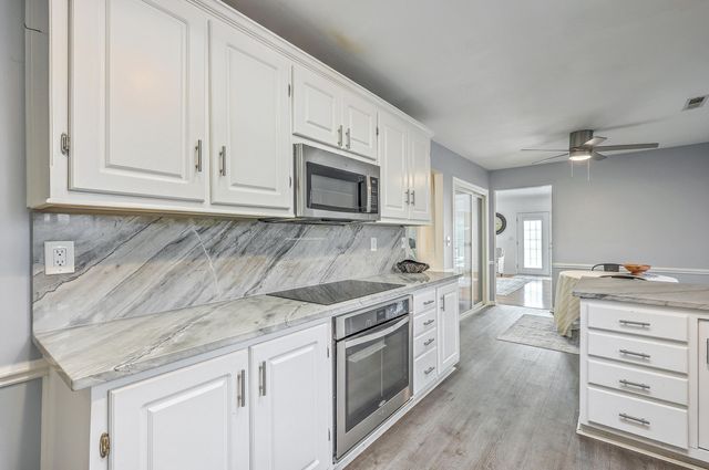 201 Sweetbriar Road, Summerville, SC 29485