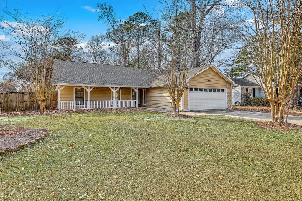 Image 30 of property listing at 201 Sweetbriar Road, Summerville, SC 29485
