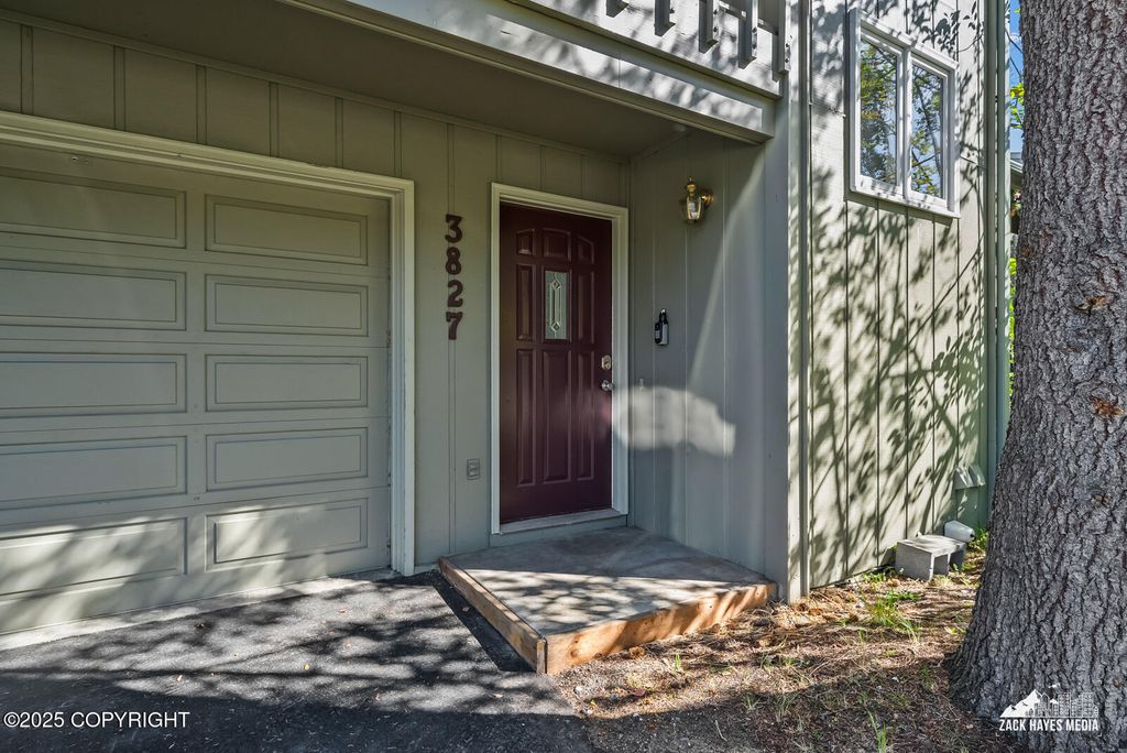 3827 Hampton Drive, Anchorage, AK 99504