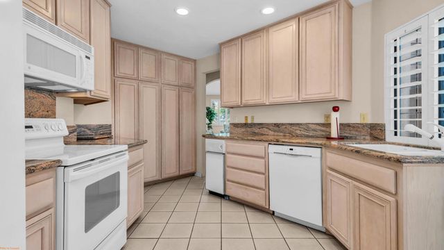 106 Towle Circle, Palm Desert, CA 92211