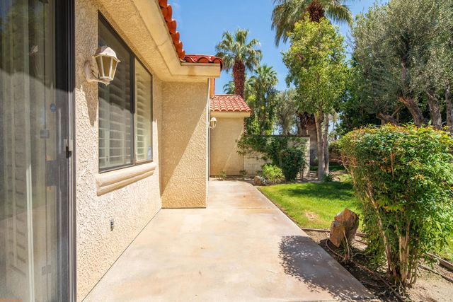 106 Towle Circle, Palm Desert, CA 92211