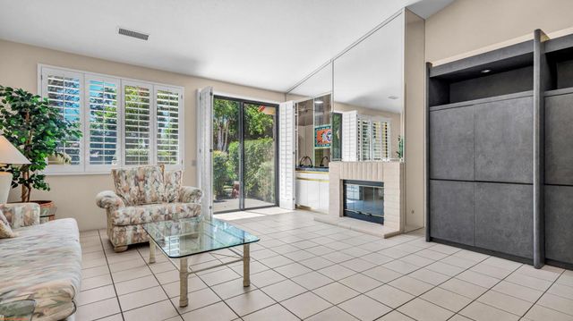 106 Towle Circle, Palm Desert, CA 92211