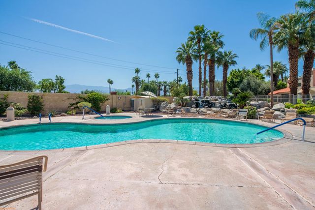 106 Towle Circle, Palm Desert, CA 92211