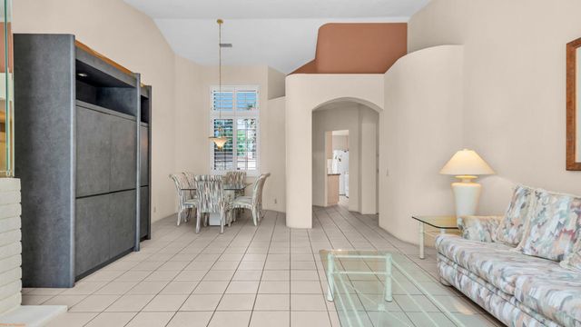 106 Towle Circle, Palm Desert, CA 92211